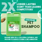 TropiClean Oatmeal & Tea Tree Medicated Itch Relief Shampoo for Pets container with text highlighting scent and ingredients on a green background
